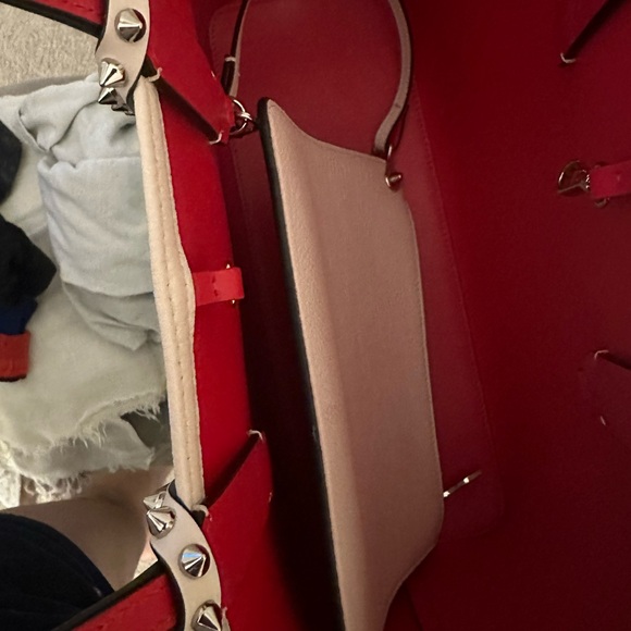 Christian Louboutin - Picture 5 of 14